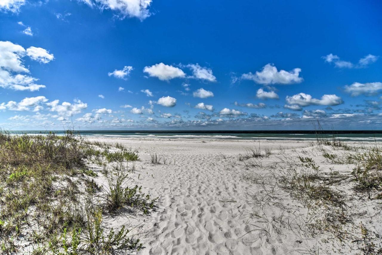 Sun-Soaked Coastal Hideaway - Steps To Beach! Clearwater Beach Ngoại thất bức ảnh